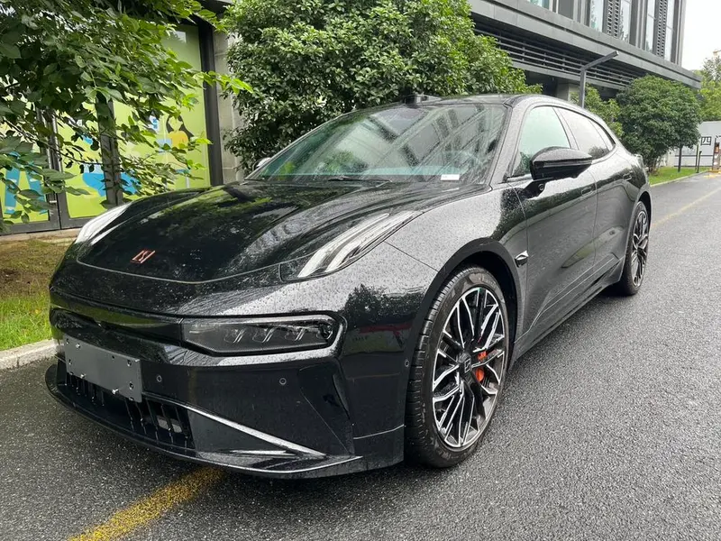 Zeekr 001, 2025