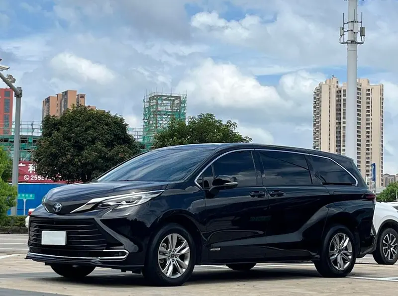 Toyota Sienna, 2023
