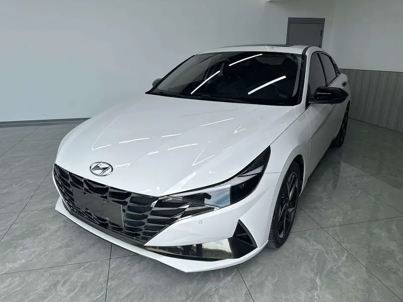 Hyundai Elantra, 2022