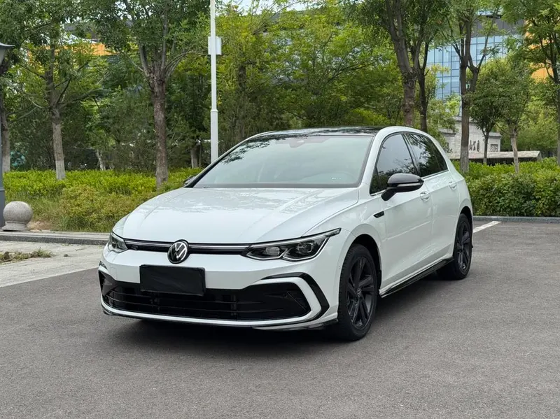 Volkswagen Golf, 2023