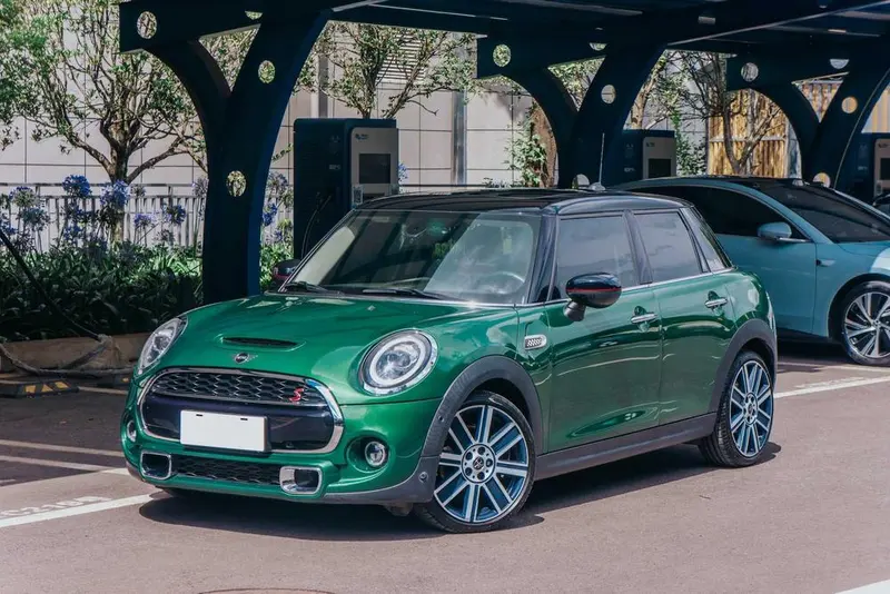 MINI MINI, 2020