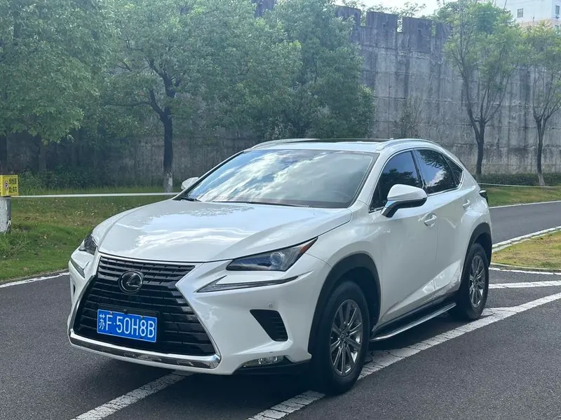 Lexus NX, 2020