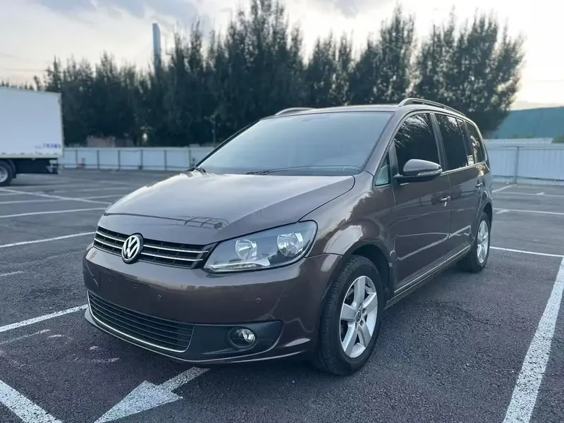 Volkswagen Touran, 2013