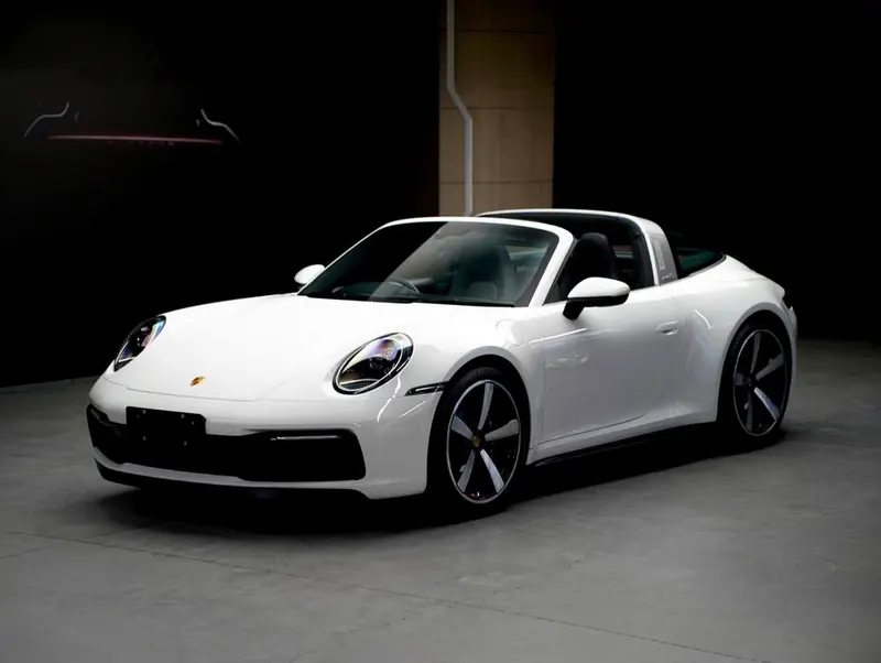 Porsche 911, 2023