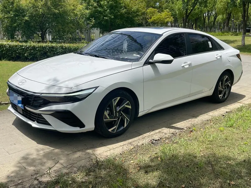 Hyundai Elantra, 2023