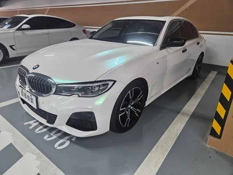 BMW 3-Series, 2021