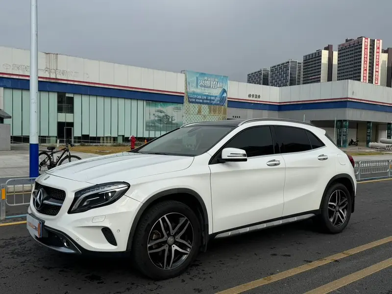 Mercedes-Benz GLA, 2016