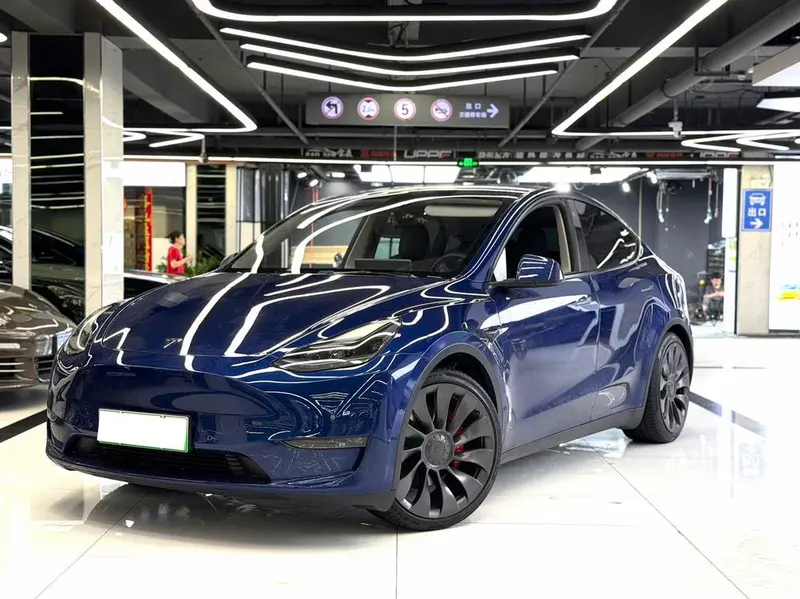 Tesla Model Y, 2021