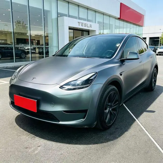 Tesla Model Y, 2024