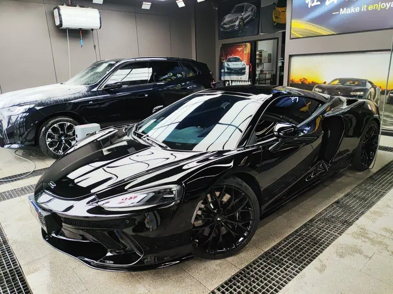 McLaren GT, 2022