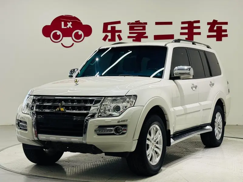 Mitsubishi Pajero (Import), 2019