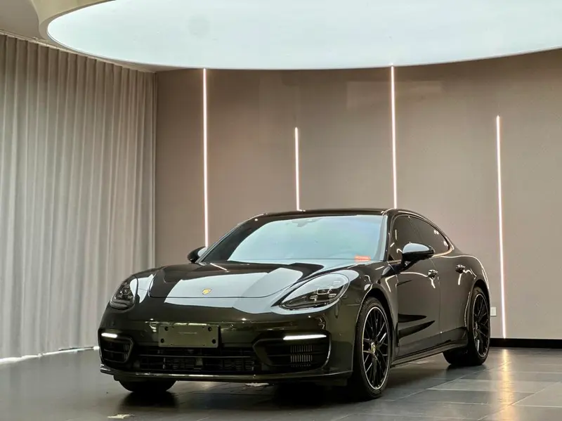 Porsche Panamera, 2022