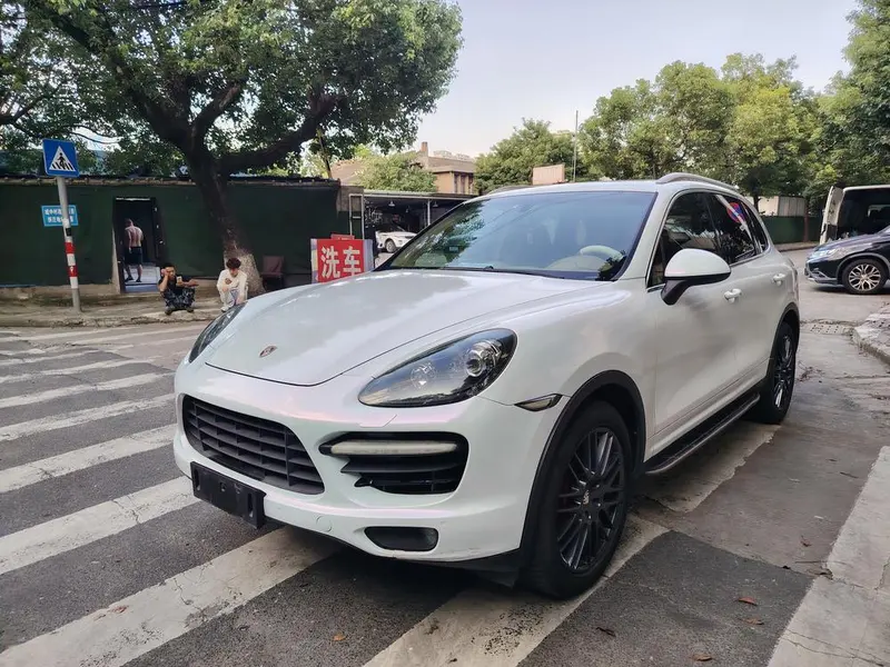 Porsche Cayenne, 2011