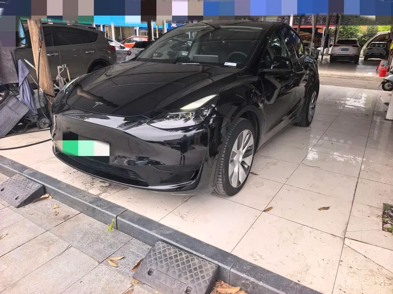 Tesla Model Y, 2022