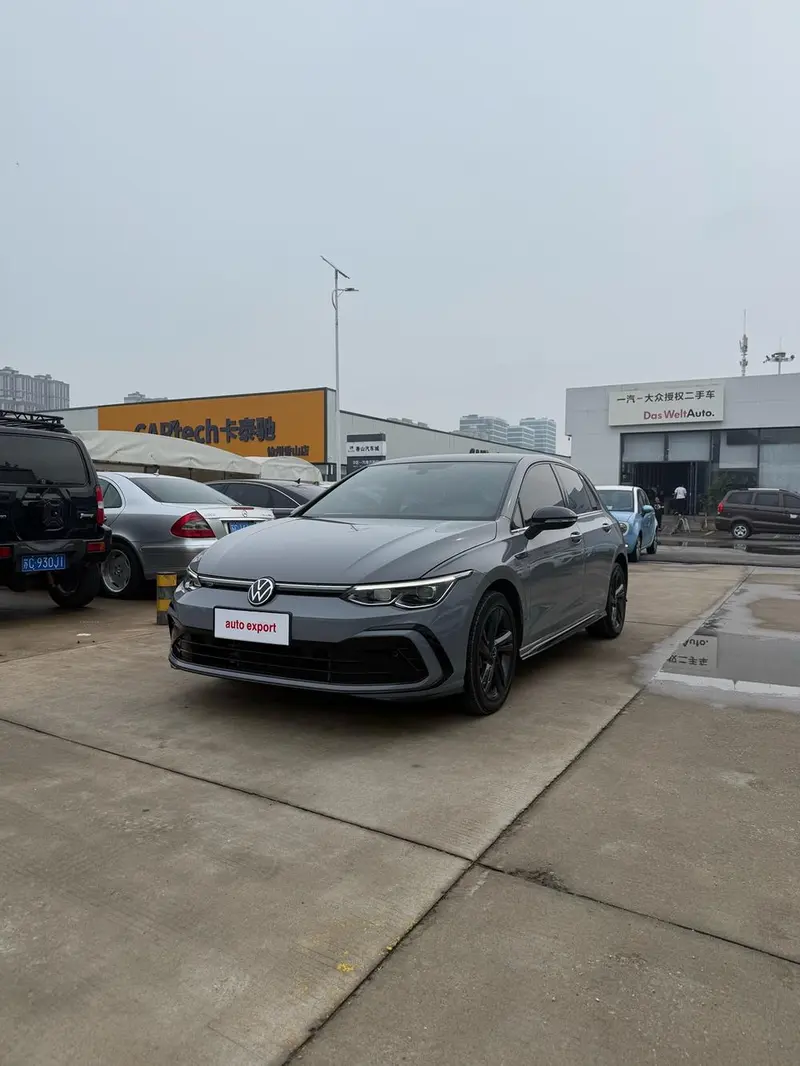 Volkswagen Golf, 2023