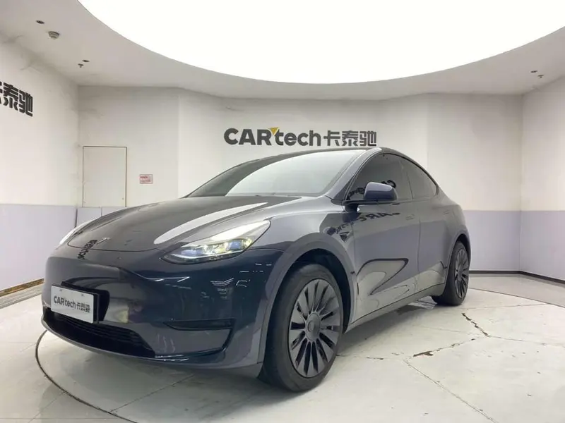 Tesla Model Y, 2024