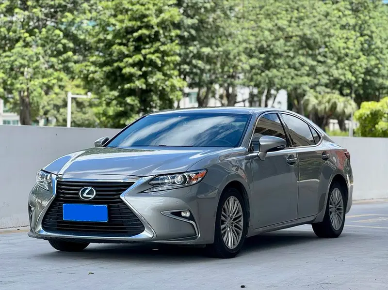 Lexus ES, 2015