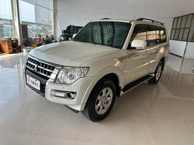 Mitsubishi Pajero (Import), 2018