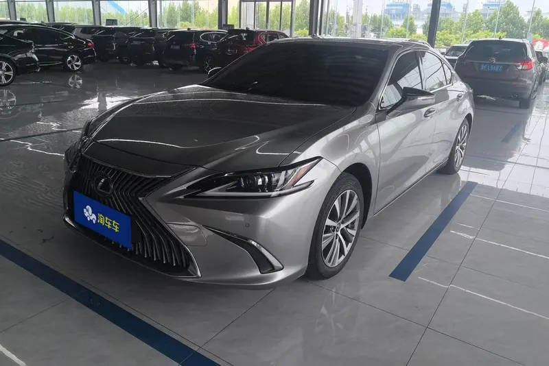 Lexus ES, 2020