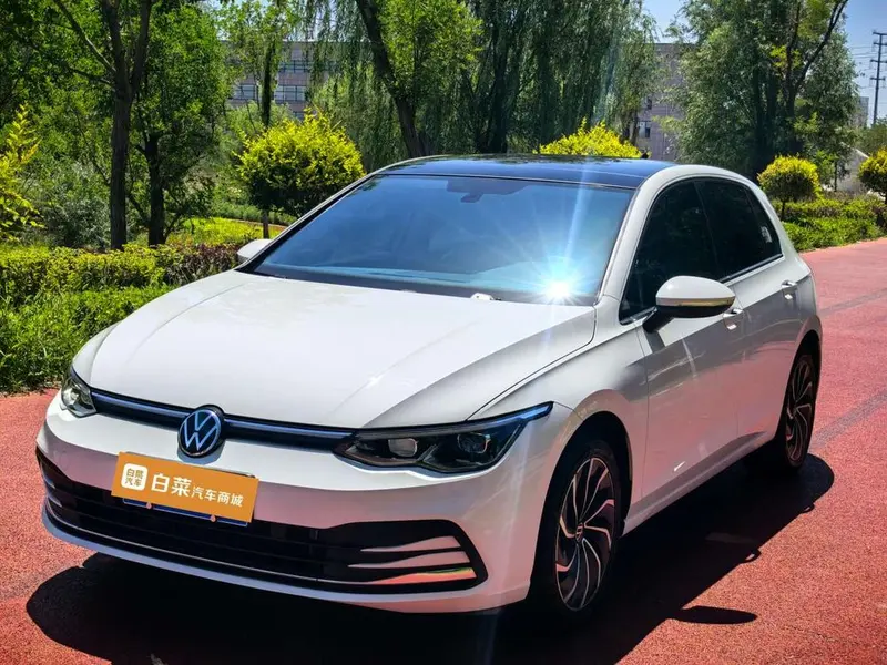 Volkswagen Golf, 2023