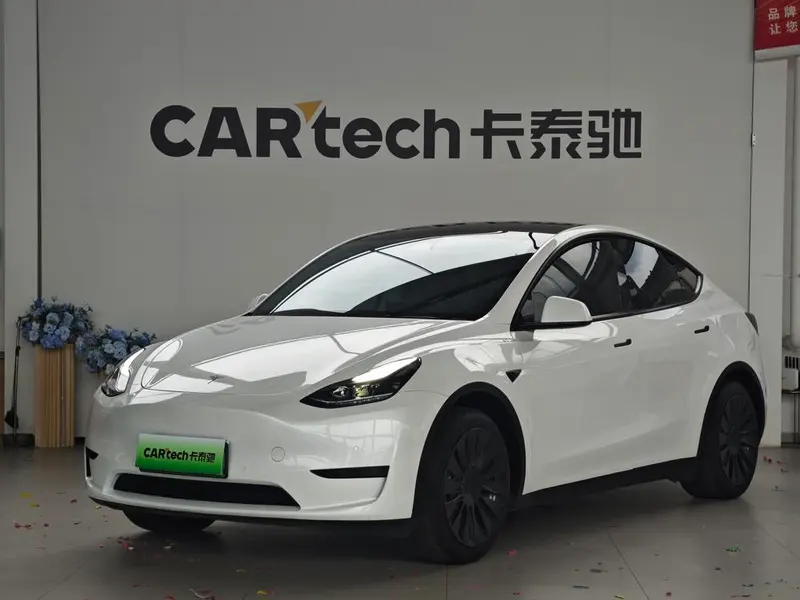Tesla Model Y, 2022