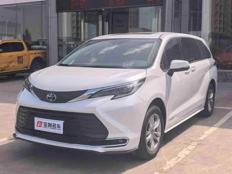 Toyota Sienna, 2023
