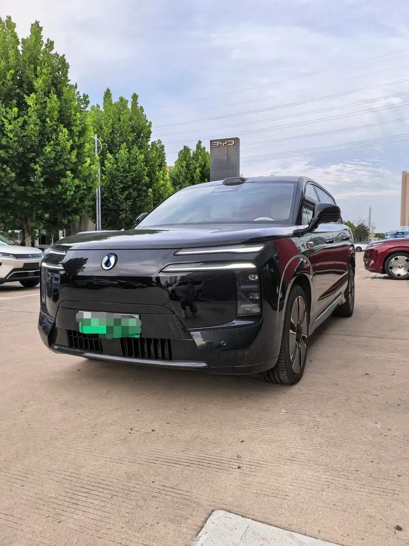 Denza N8L DM, 2025