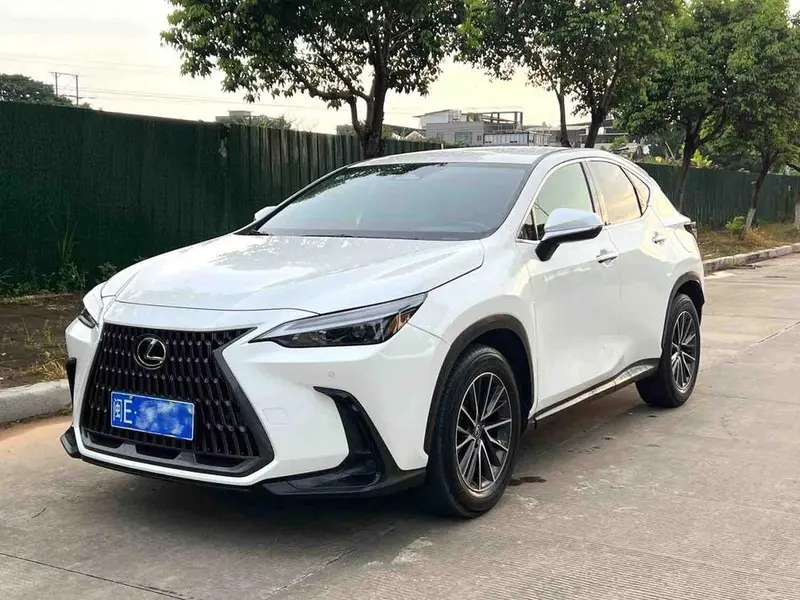 Lexus NX, 2023