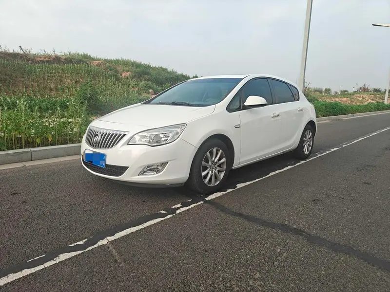 Buick Excelle, 2012