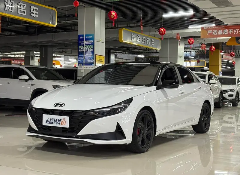 Hyundai Elantra, 2022
