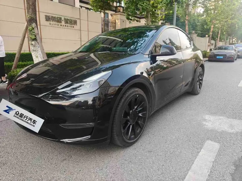 Tesla Model Y, 2021