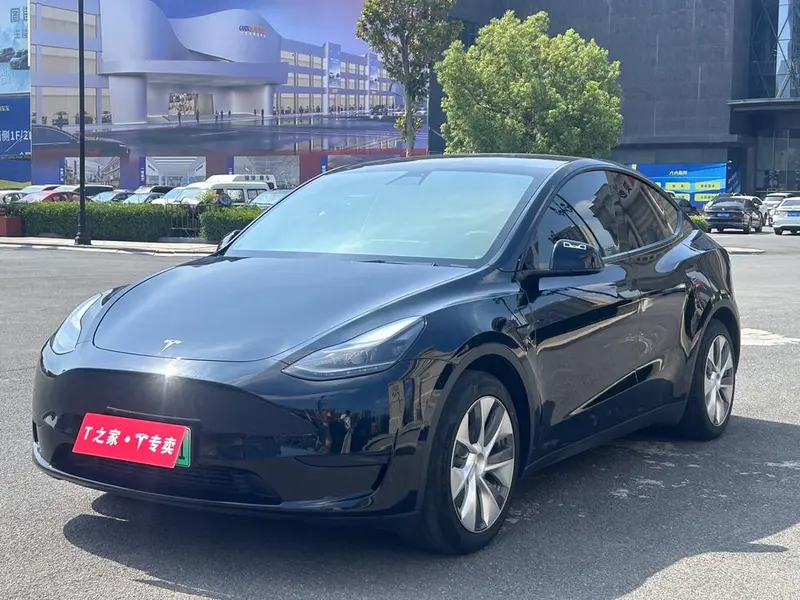 Tesla Model Y, 2022
