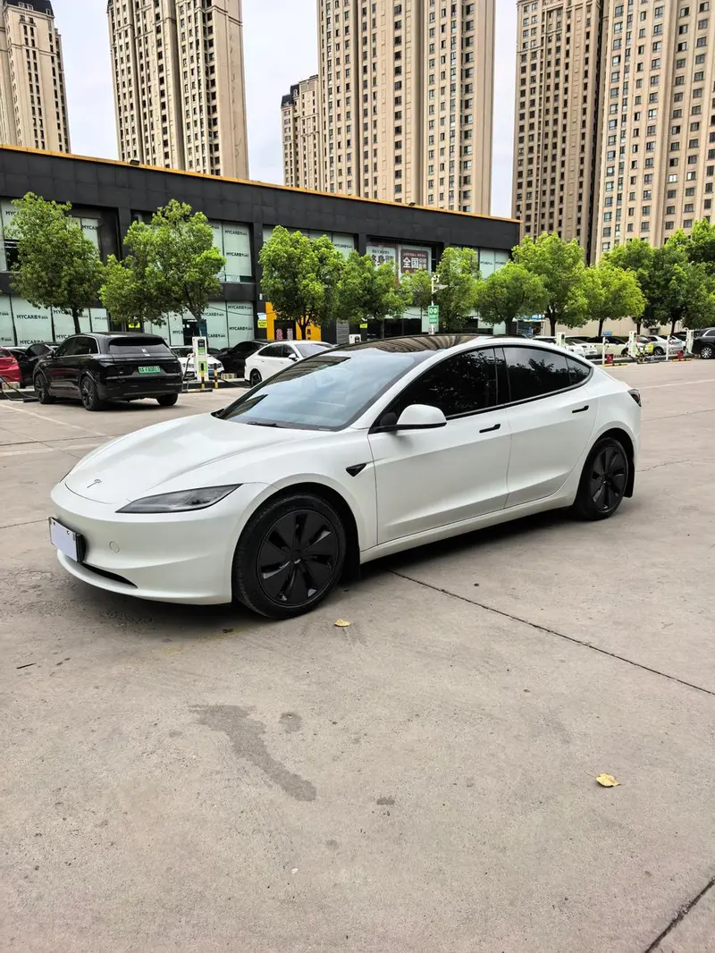 Tesla Model 3, 2023