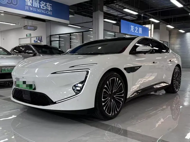 Avatr 12, 2025