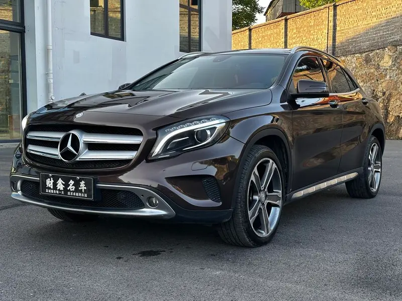 Mercedes-Benz GLA, 2015