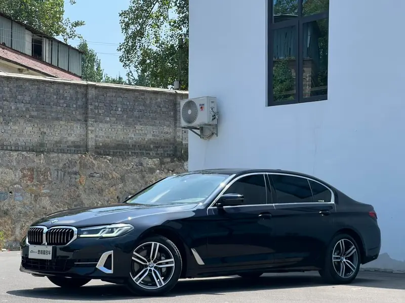 BMW 5-Series, 2022