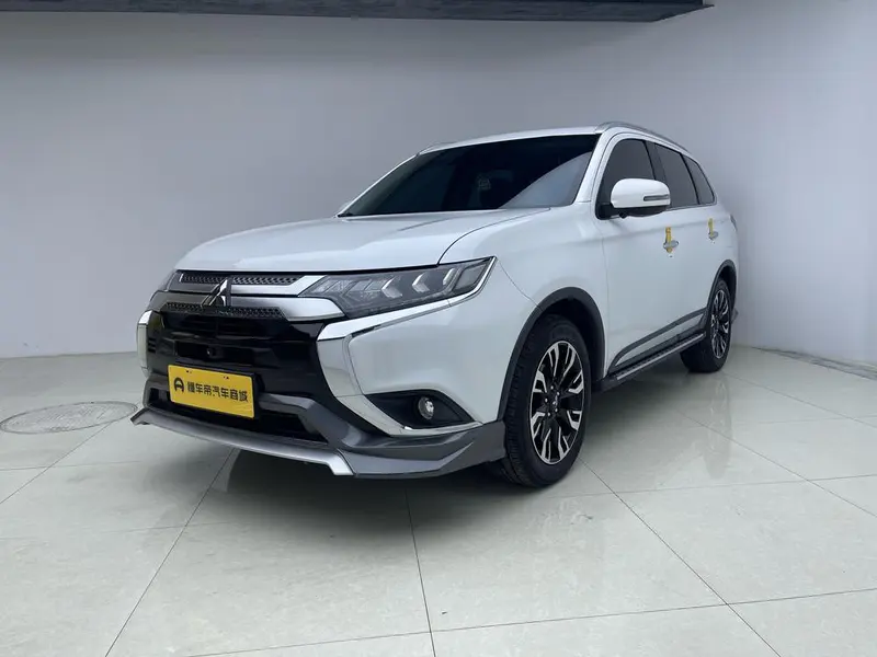 Mitsubishi Outlander, 2020