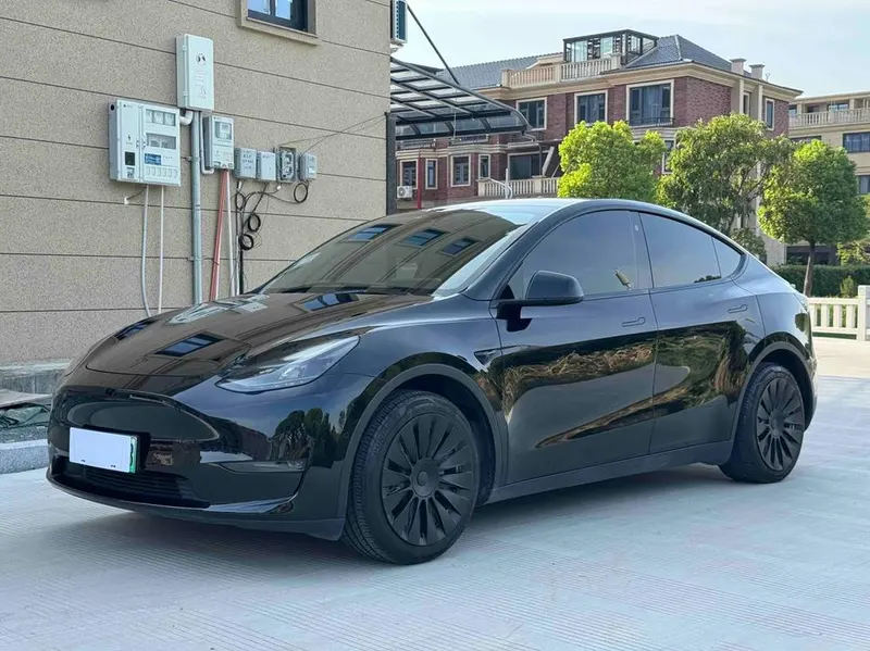 Tesla Model Y, 2021