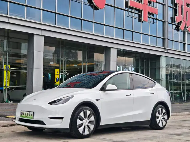 Tesla Model Y, 2022