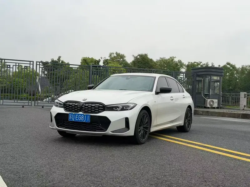 BMW 3-Series, 2023