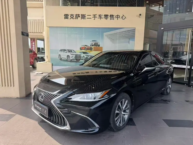 Lexus ES, 2020