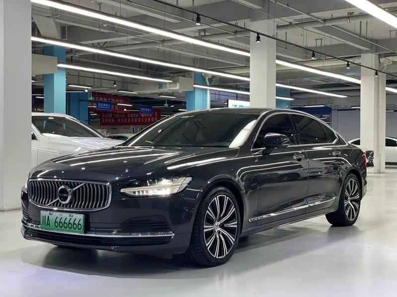 Volvo S90 PHEV, 2022