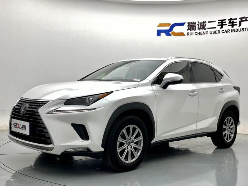Lexus NX, 2020