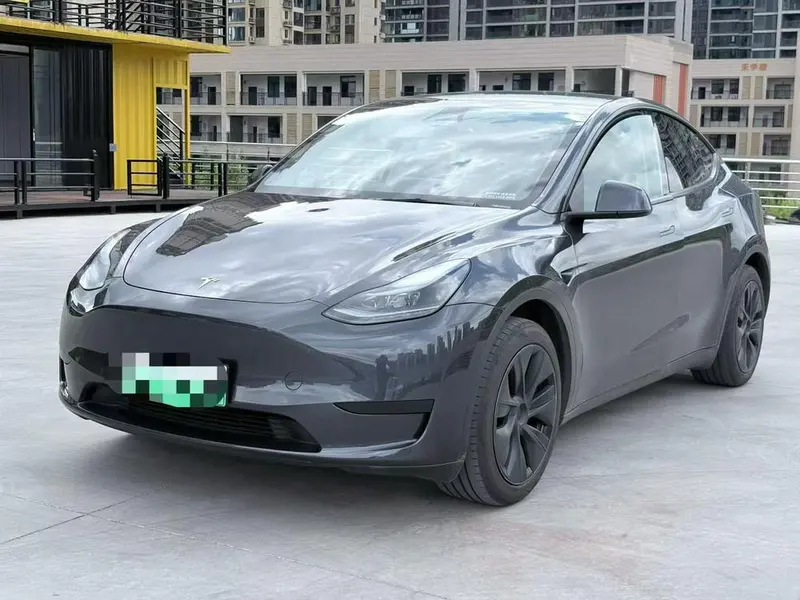 Tesla Model Y, 2024