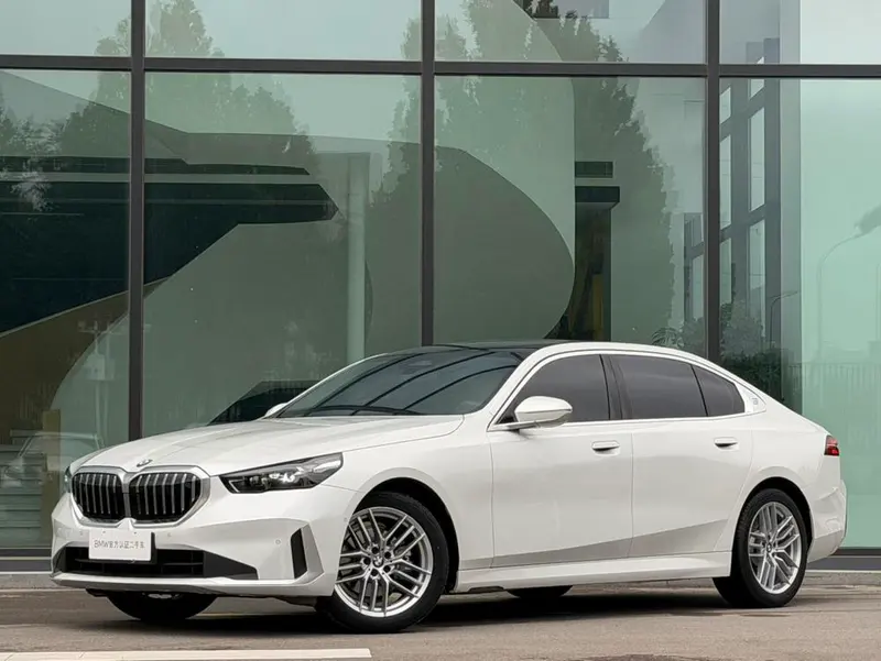 BMW 5-Series, 2024