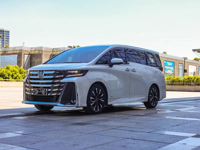 Toyota Vellfire, 2023