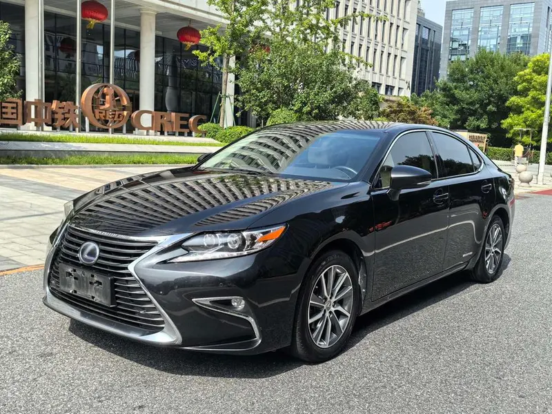 Lexus ES, 2015
