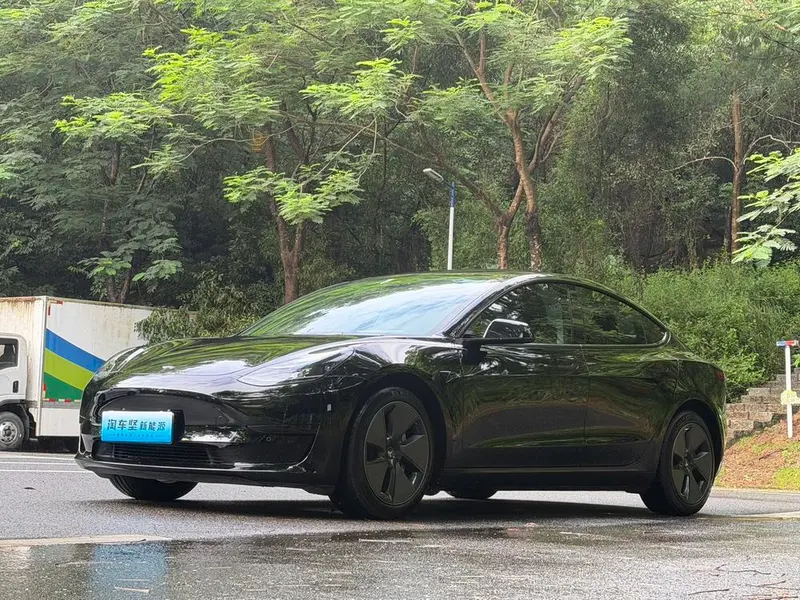 Tesla Model 3, 2022