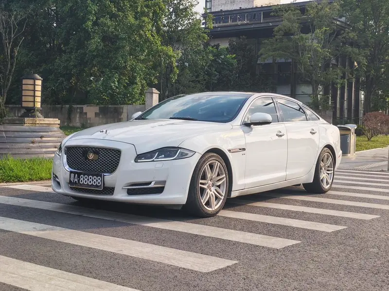 Jaguar XJ, 2018
