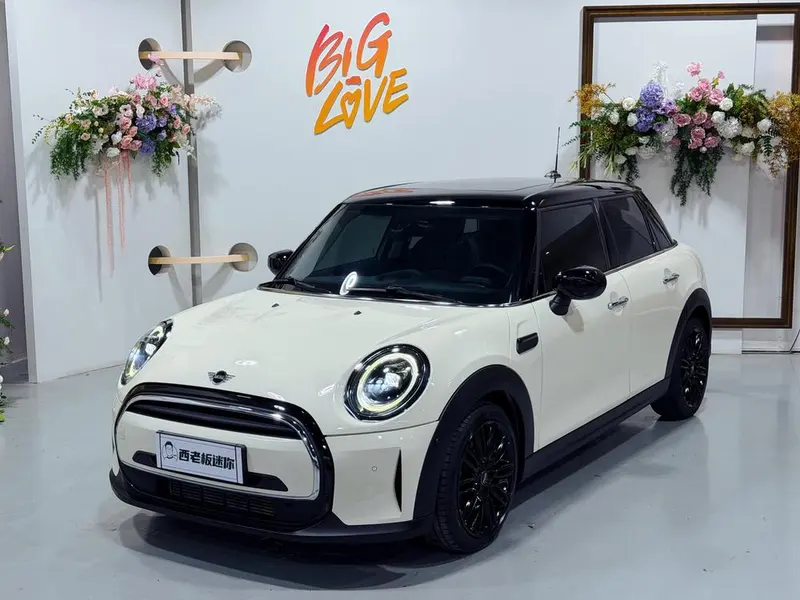MINI MINI, 2022